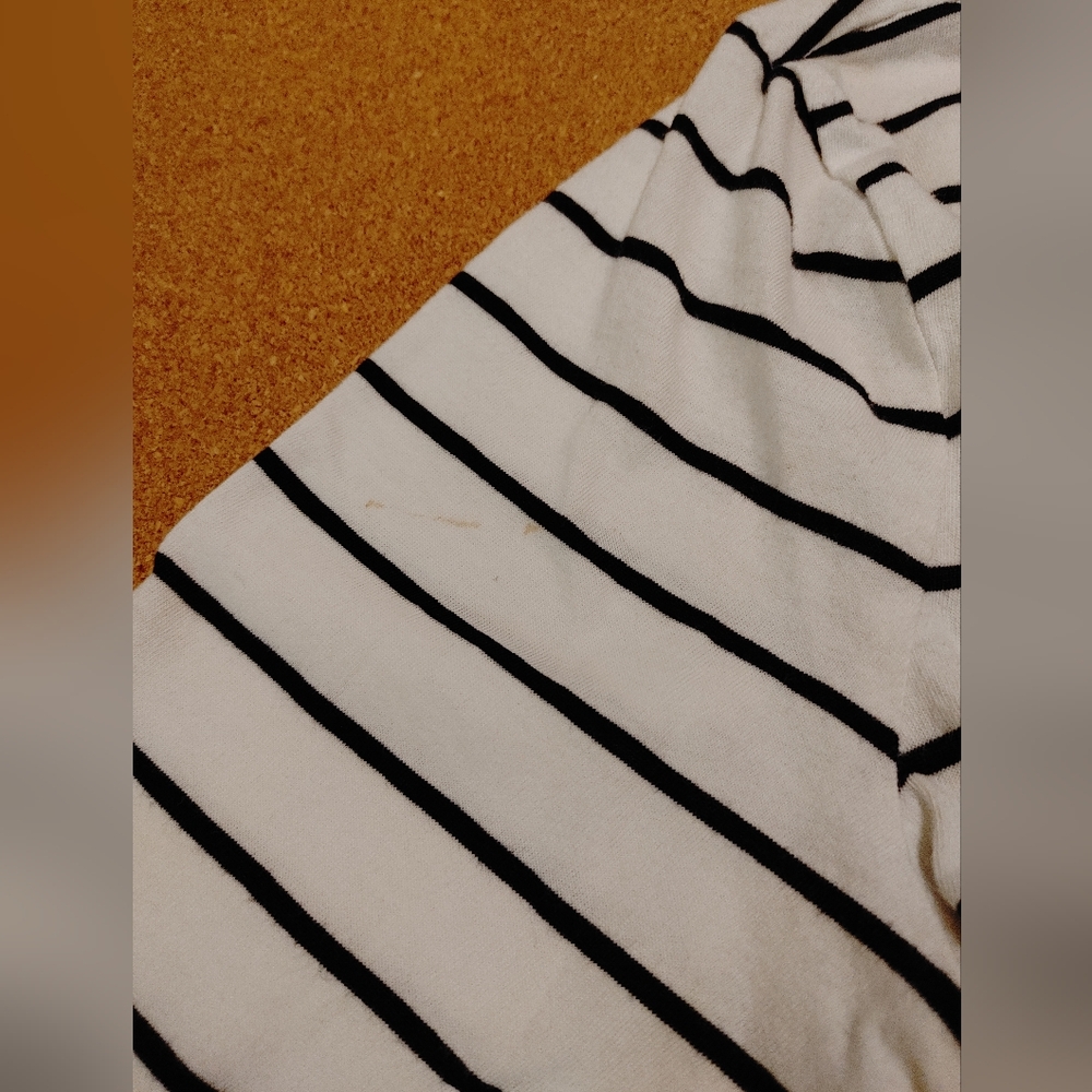 Forever 21 Black And White Striped Shirt With A Peter Pan Collar M - Picture 7 of 7